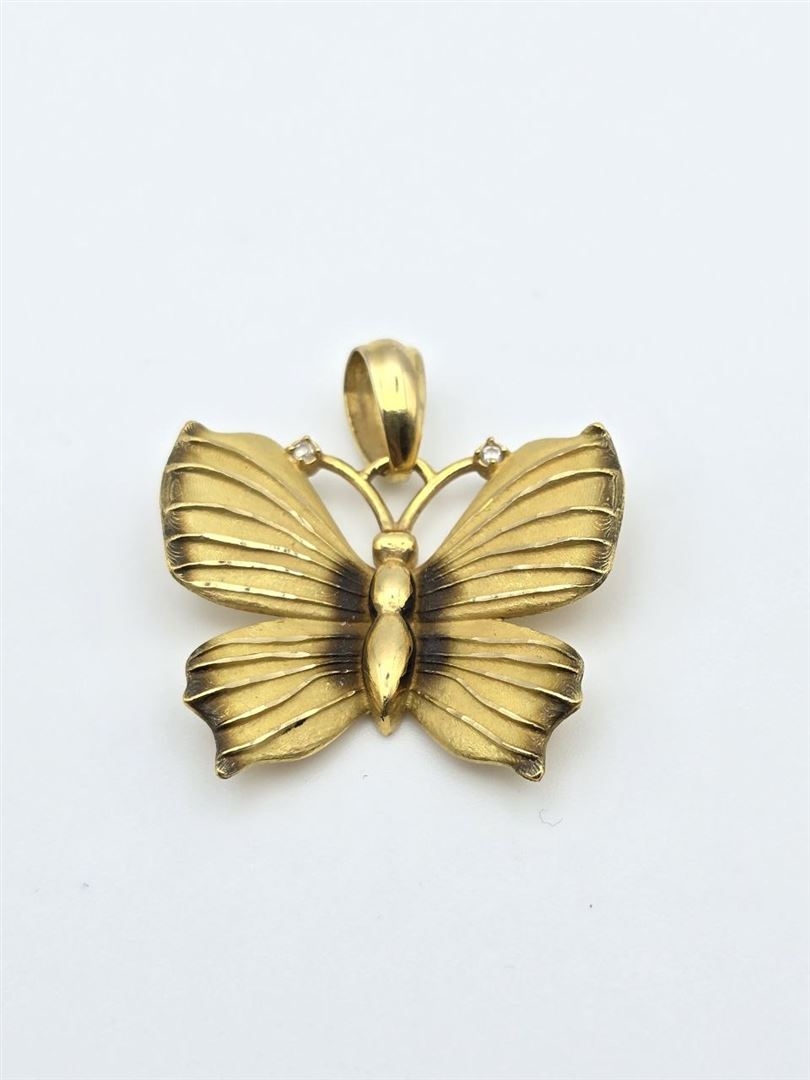 اویز پروانه