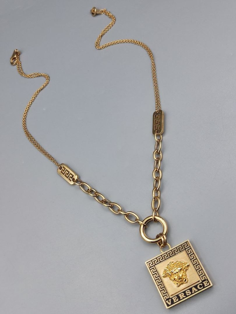 گردنبند ورساچه