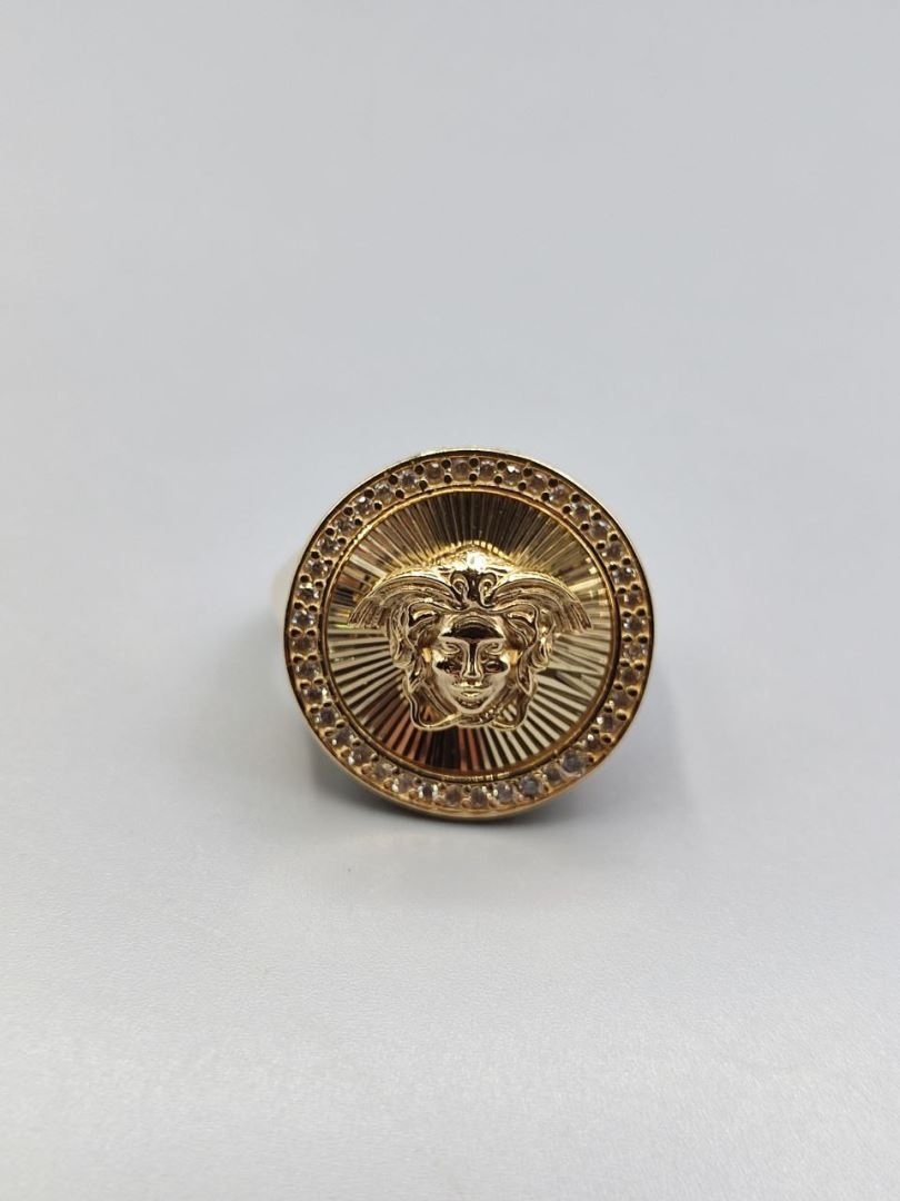 انگشتر ورساچه