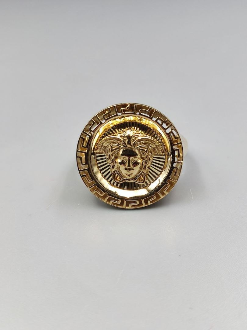 انگشتر ورساچه