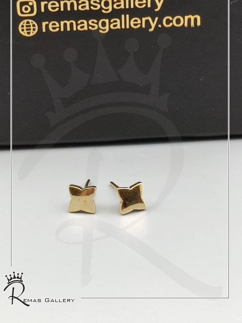 گوشواره میخی