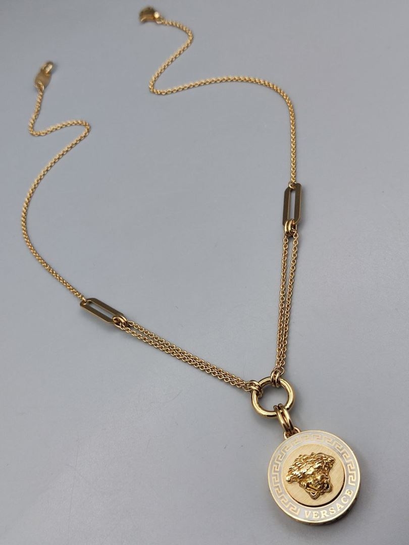 گردنبند ورساچه