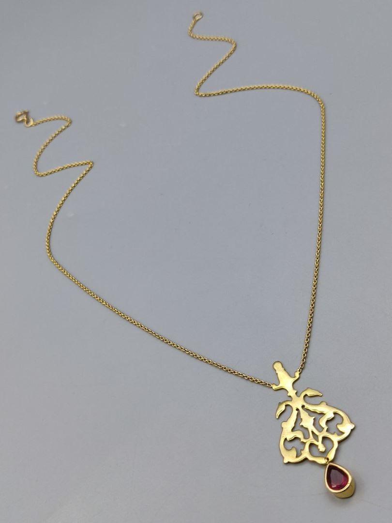 گردنبند شرقی