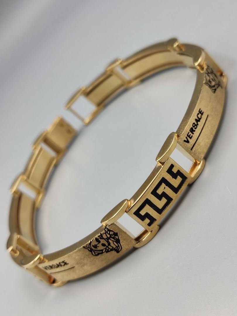دستبند ورساچه