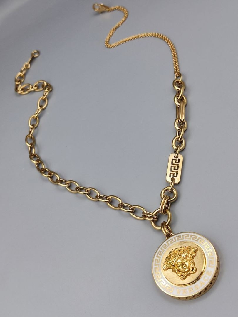 گردنبند ورساچه