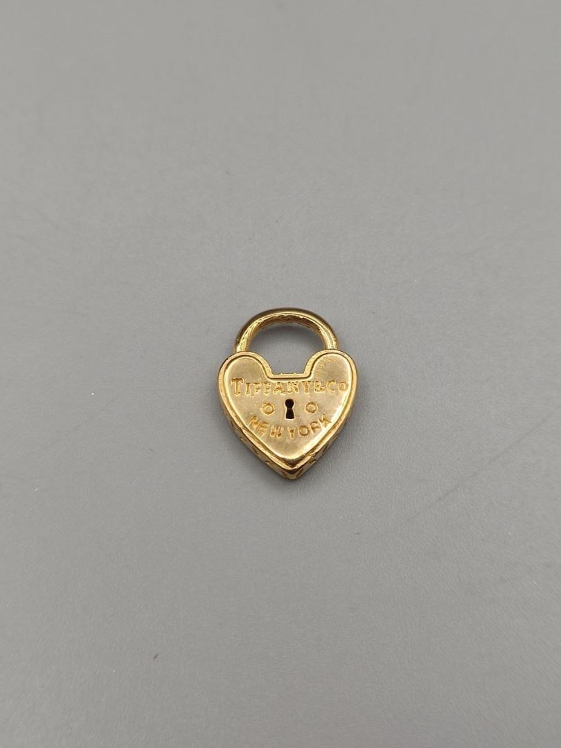 آویز قفل تیفانی