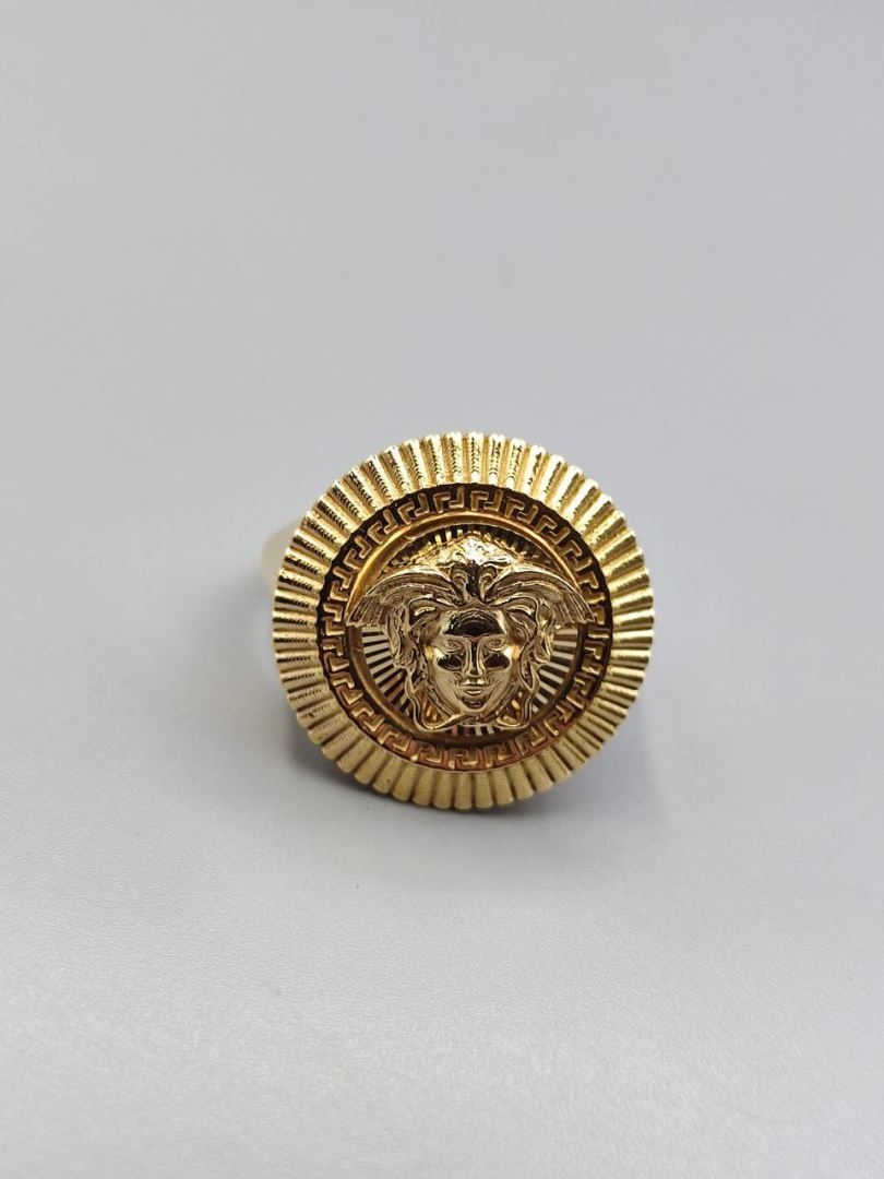 انگشتر ورساچه