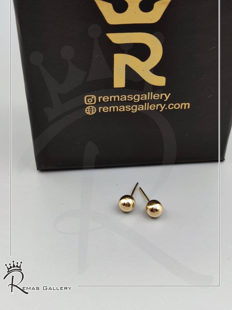 گوشواره میخی