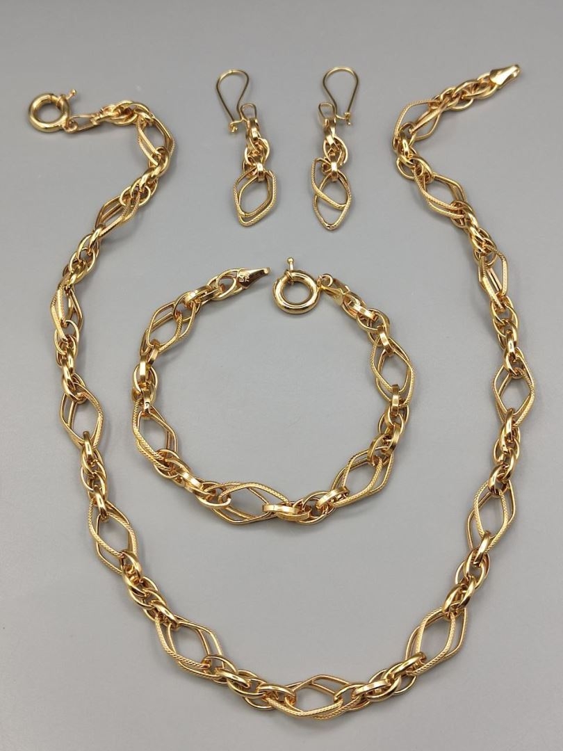 گردنبند شنل