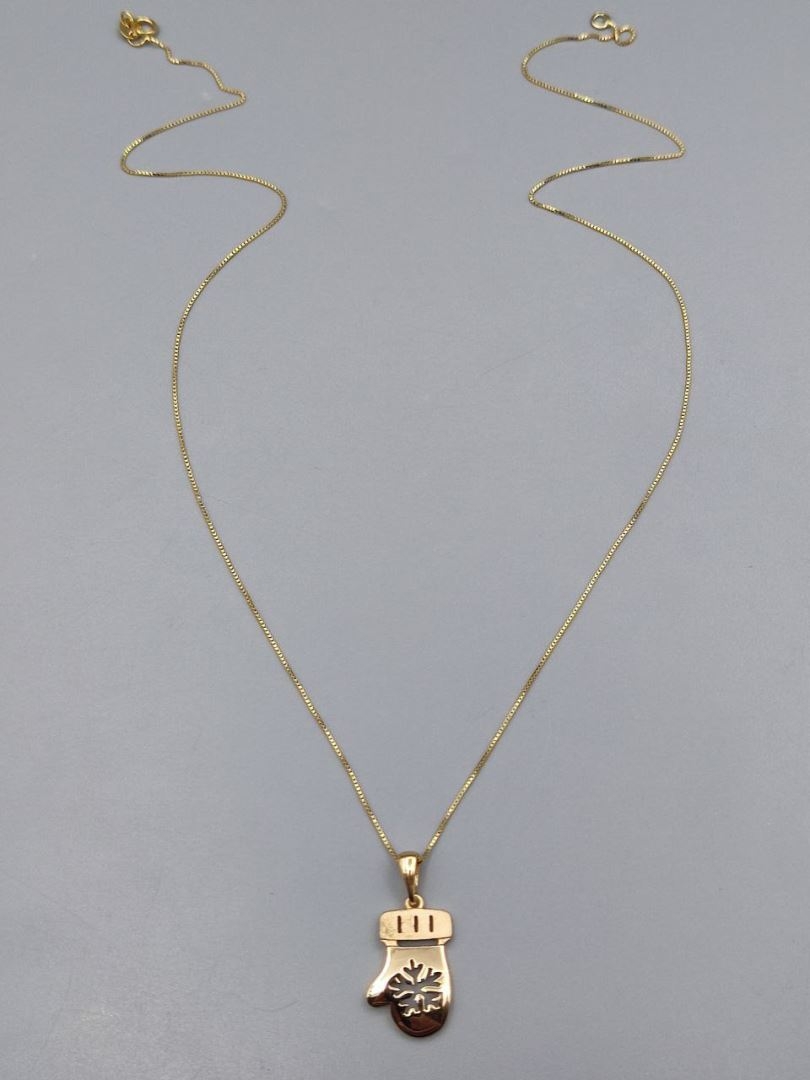 گردنبند برفی