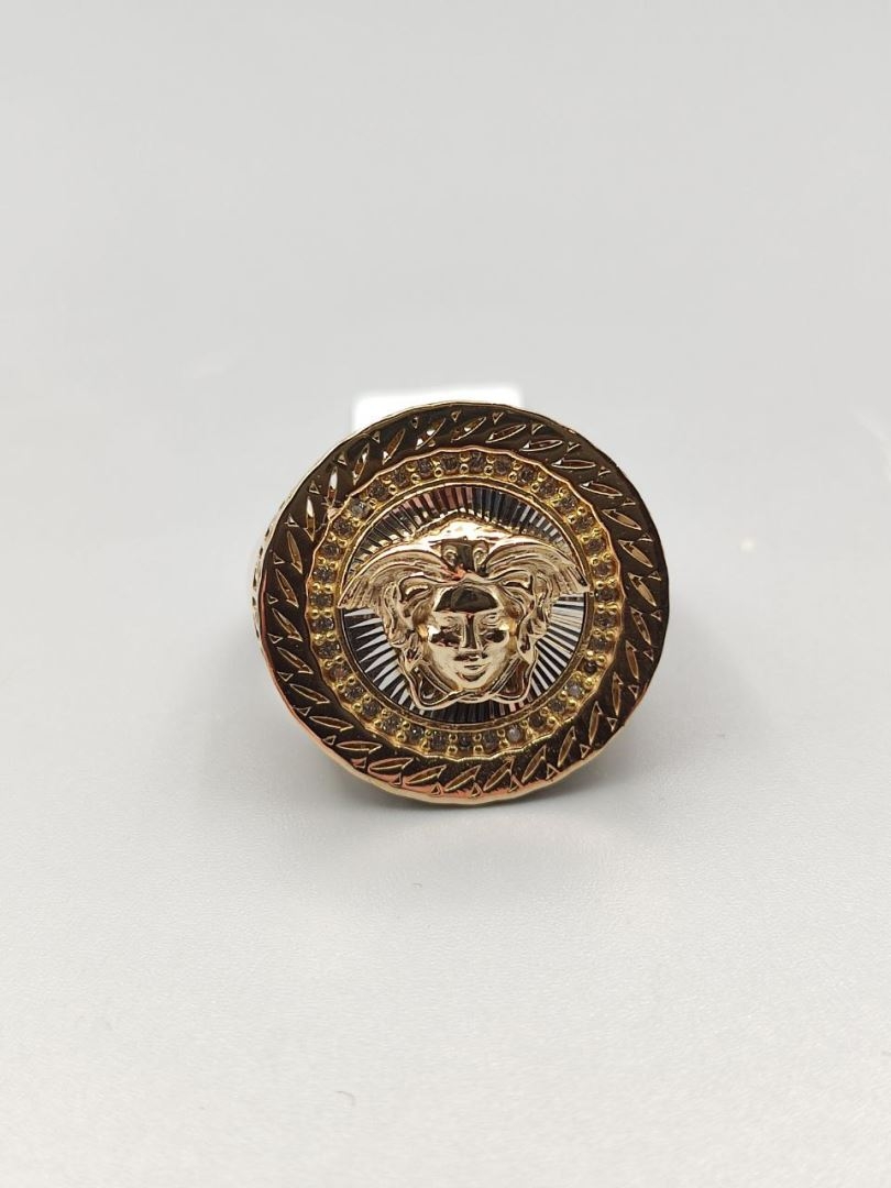 انگشتر ورساچه