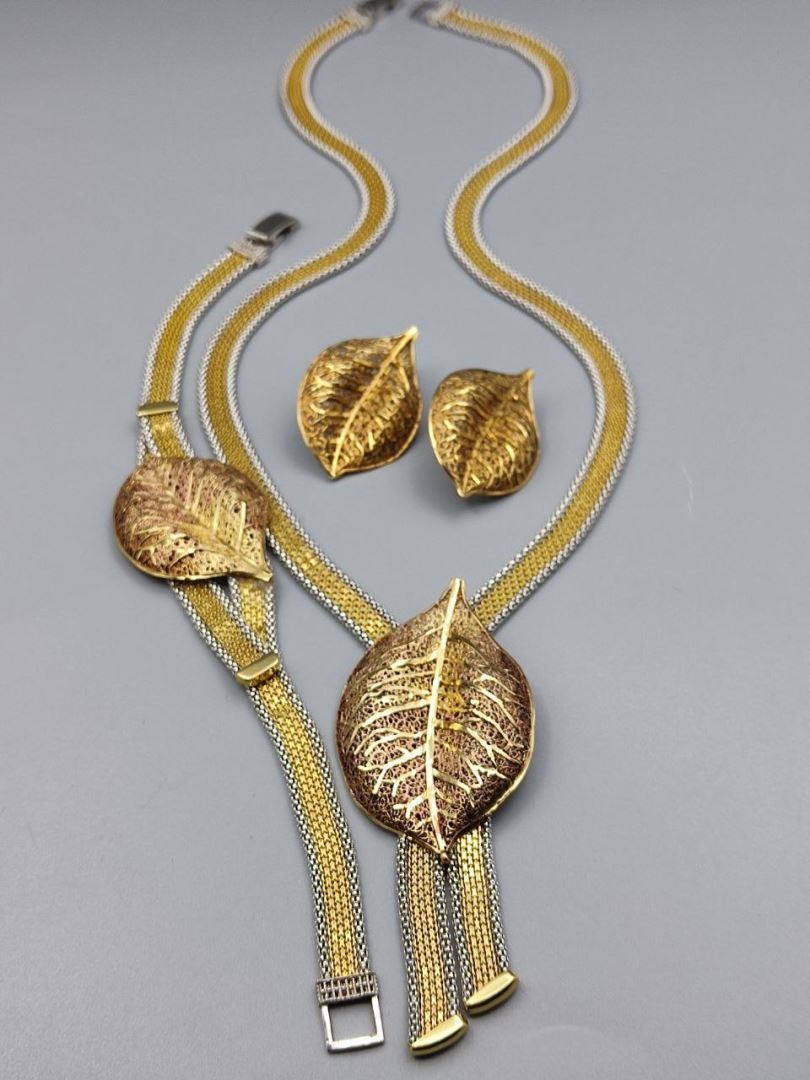 سرویس دورنگ برگ