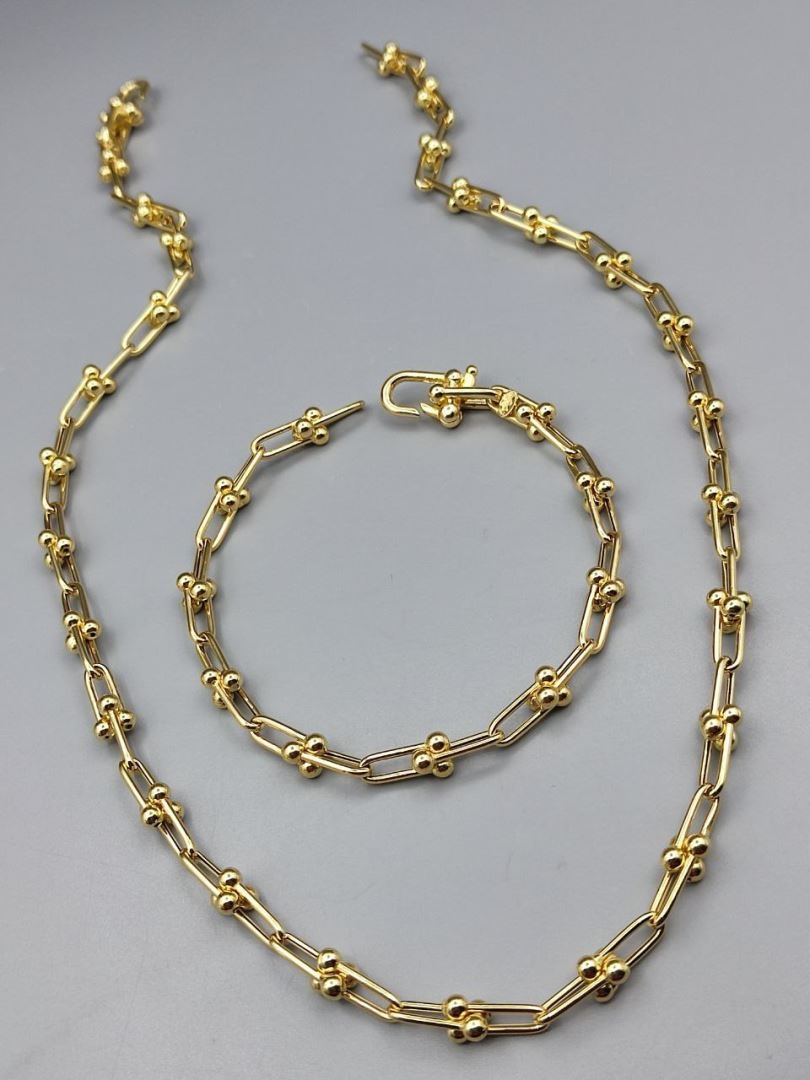 دستبند و گردنبند تیفانی گلستانه