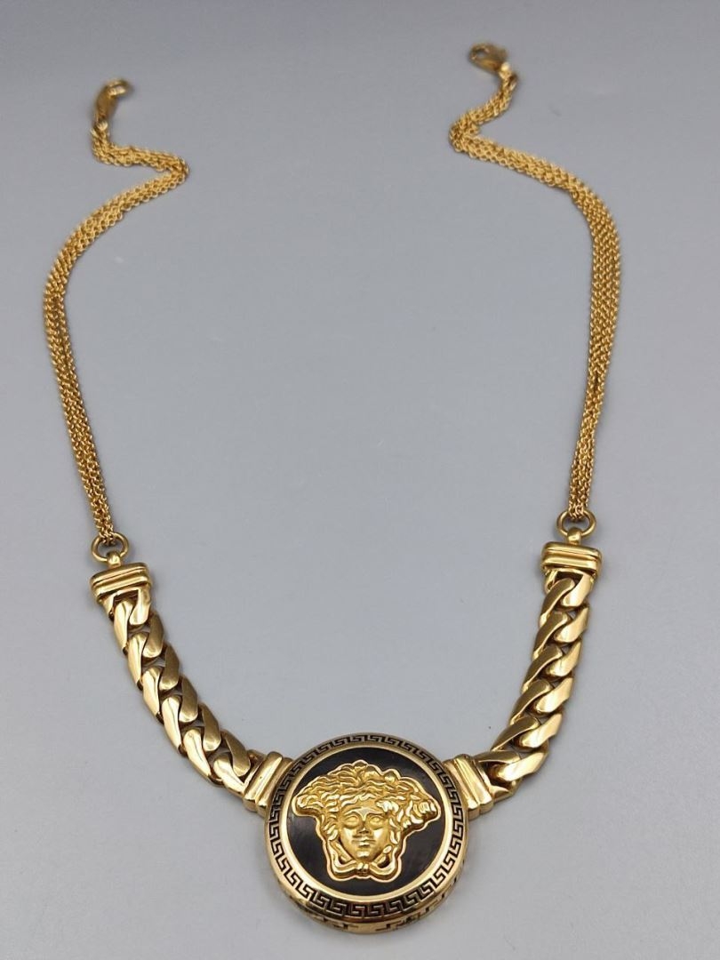 گردنبند ورساچه