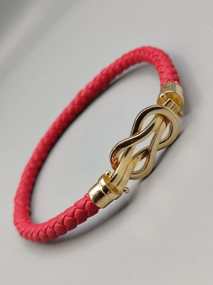 دستبند امگا