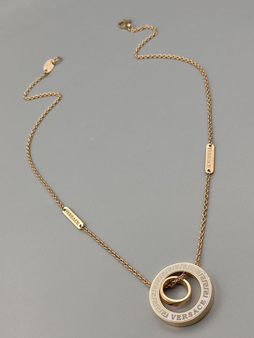 گردنبند ورساچه