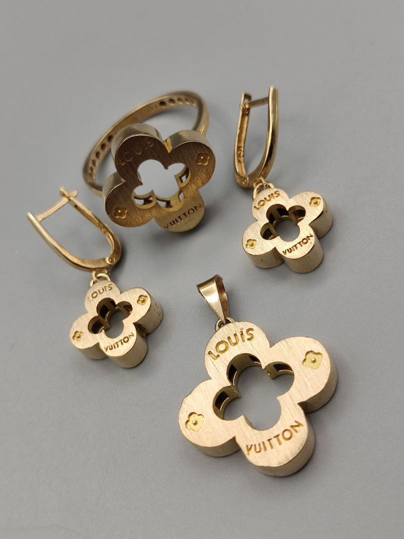 نیم ست لویی ویتون