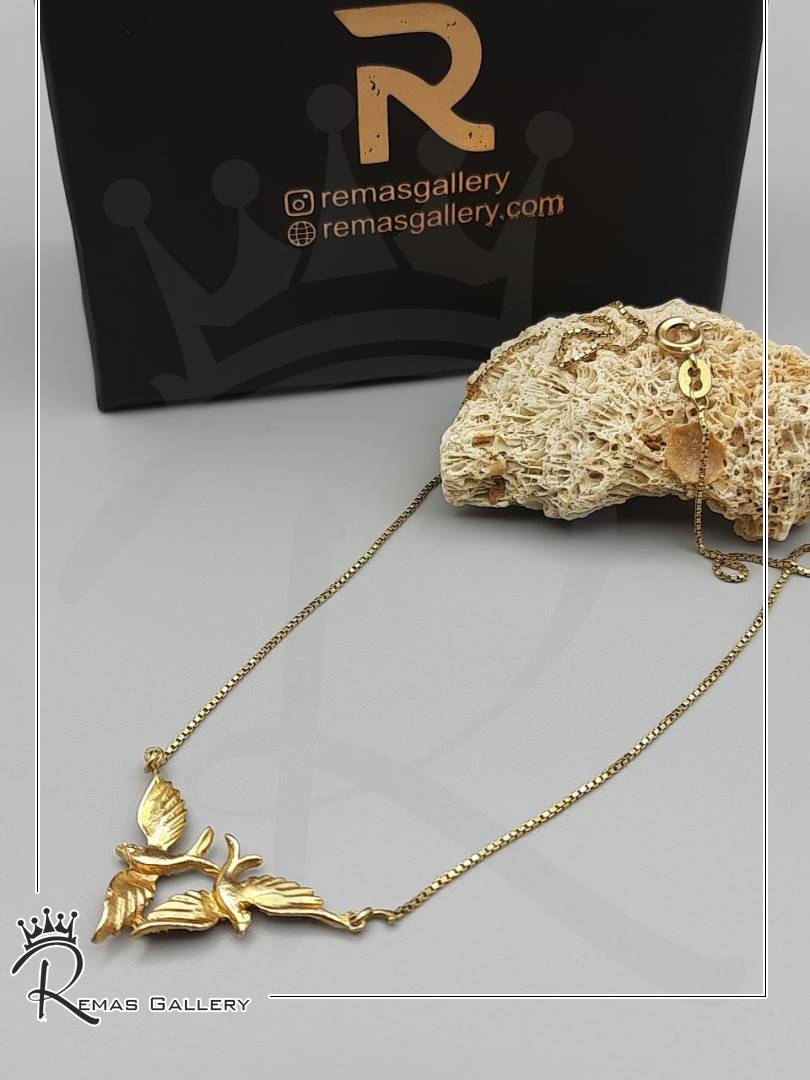 گردنی پرستوهای عاشق