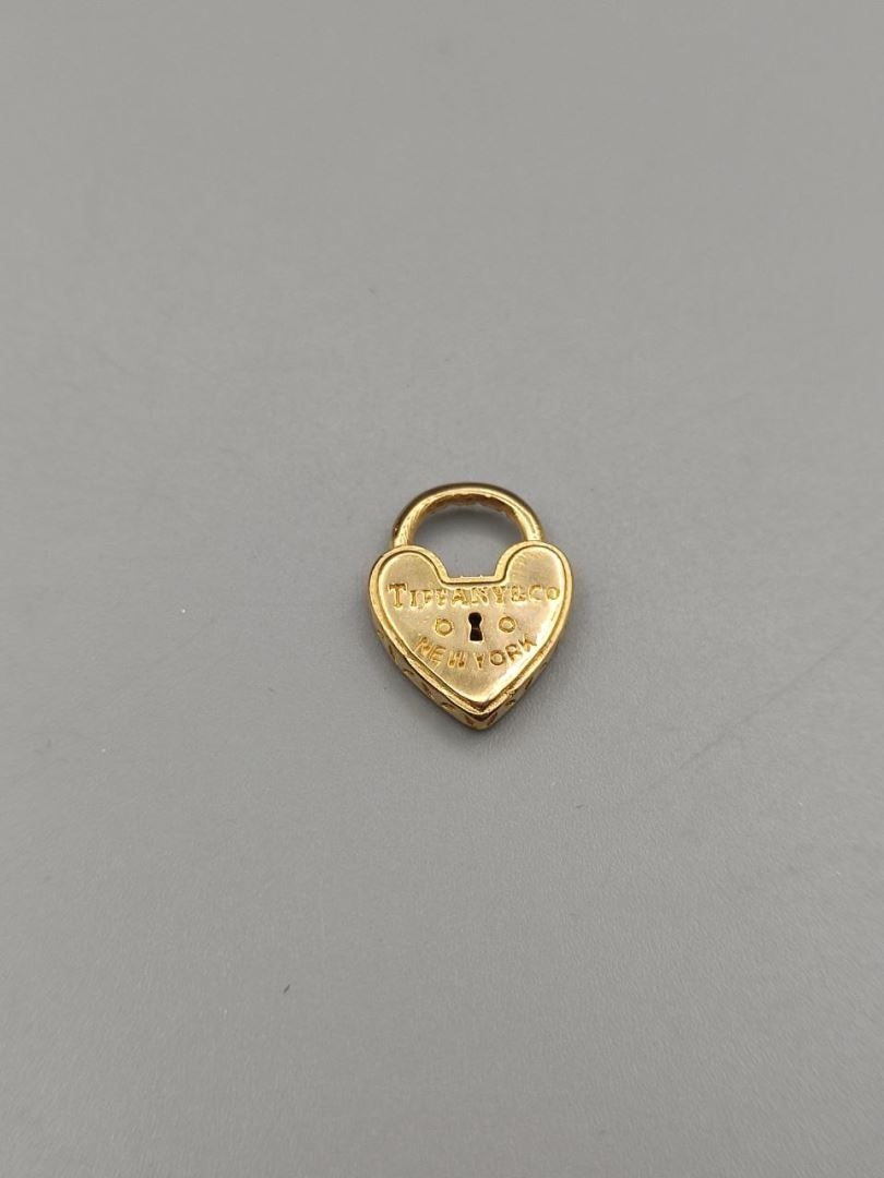 آویز قفل تیفانی