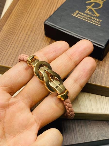 دستبند چرم امگا