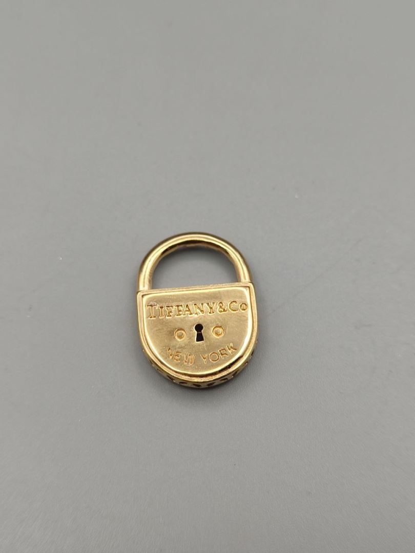 آویز قفل تیفانی