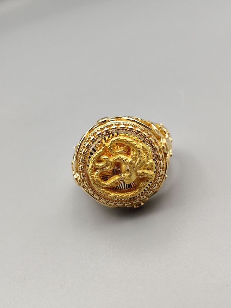 انگشتر ورساچه