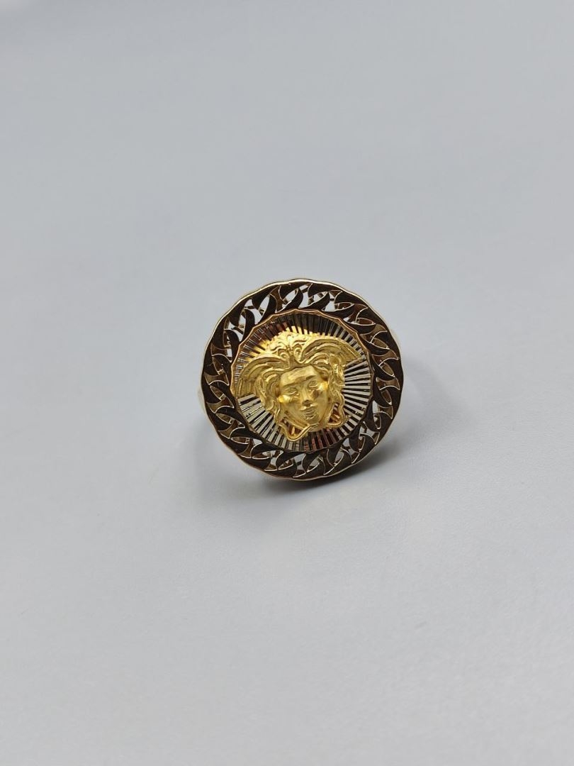 انگشتر ورساچه