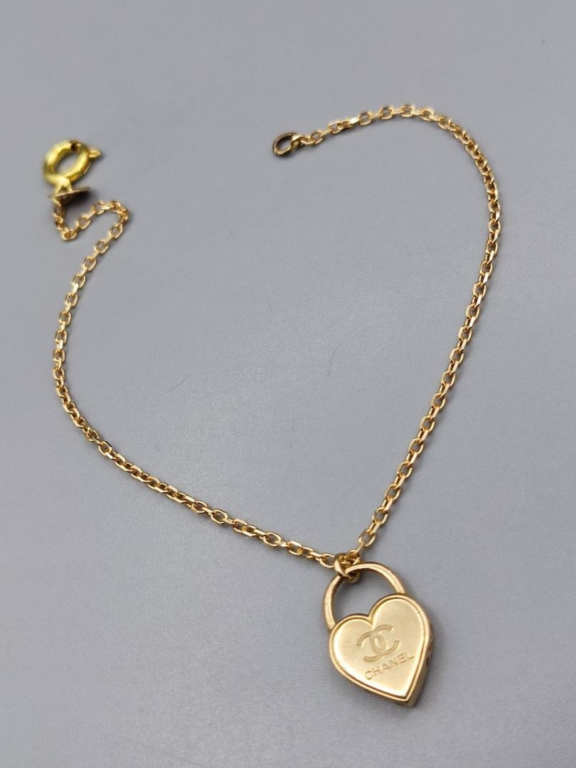 دستبند با آویز تیفانی