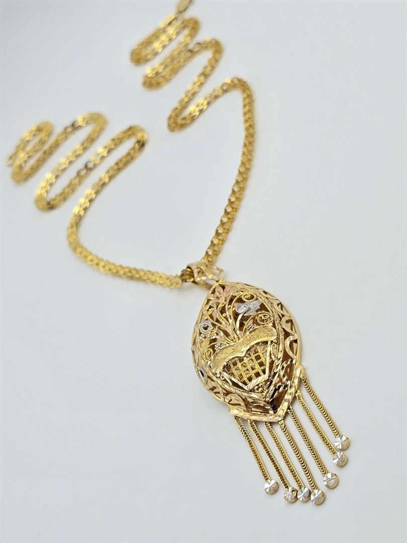 گردنبند شرقی